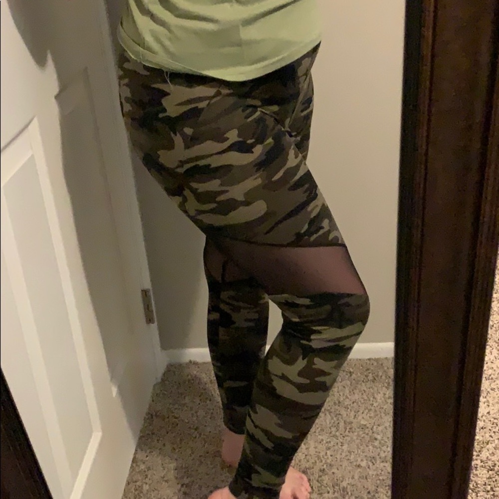 SPECIAL ON ALL LEGGINGS 13$ today only - Picture 4 of 5
